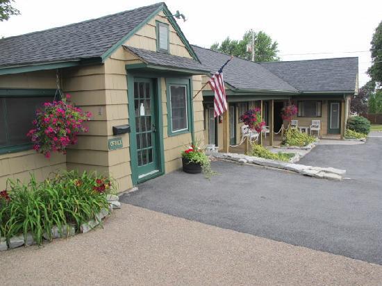 Wooden Boat Inn Клейтън Екстериор снимка