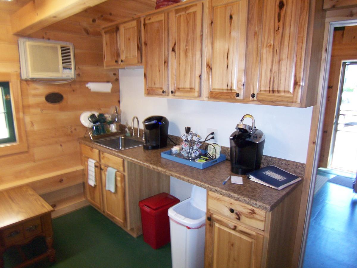 Wooden Boat Inn Клейтън Екстериор снимка